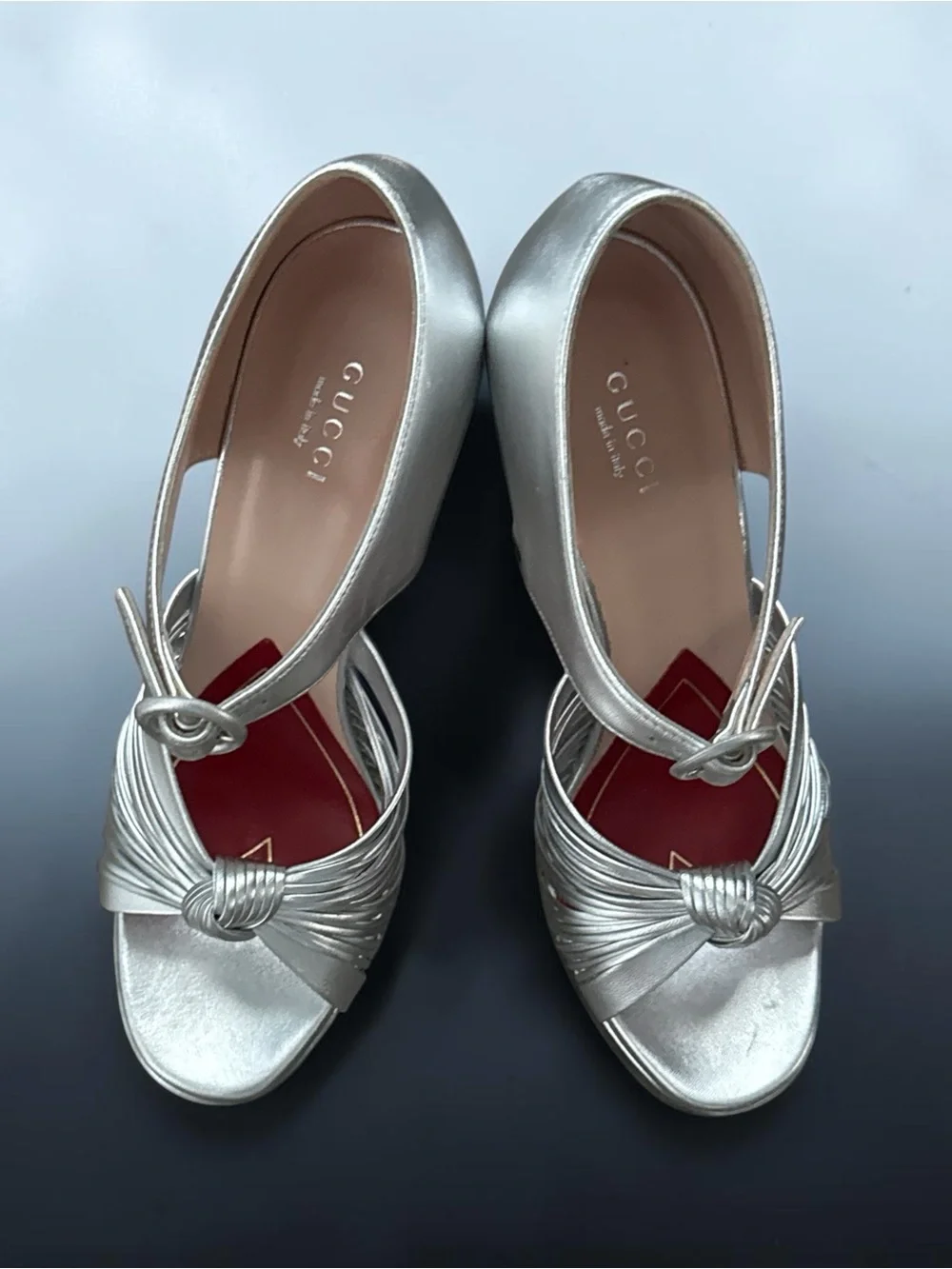 Nwot GUCCI 2019 METALLIC SILVER CRAWFORD LEATHER PLATFORM SANDALS
